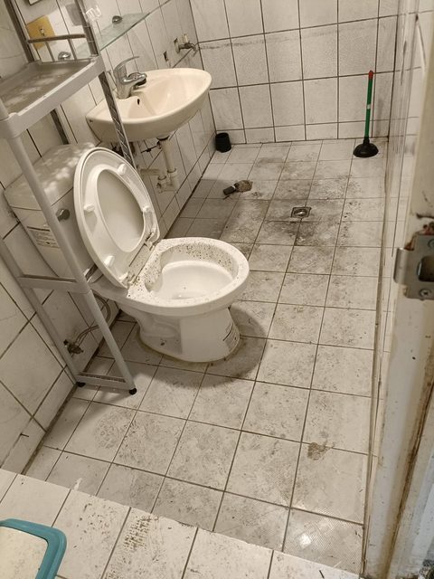 基隆中正區浴廁清潔前